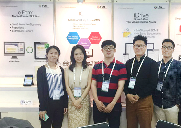 '커뮤닉 아시아 2015'에서 아이온 부스를 담당한 아이오닌 '커뮤닉 아시아 2015'에서 아이온 부스를 담당한 아이오닌