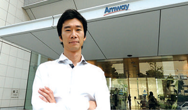 일본 암웨이 디지털 마케팅 담당자 우에무라 타쿠미 씨 일본 암웨이 디지털 마케팅 담당자 우에무라 타쿠미 씨